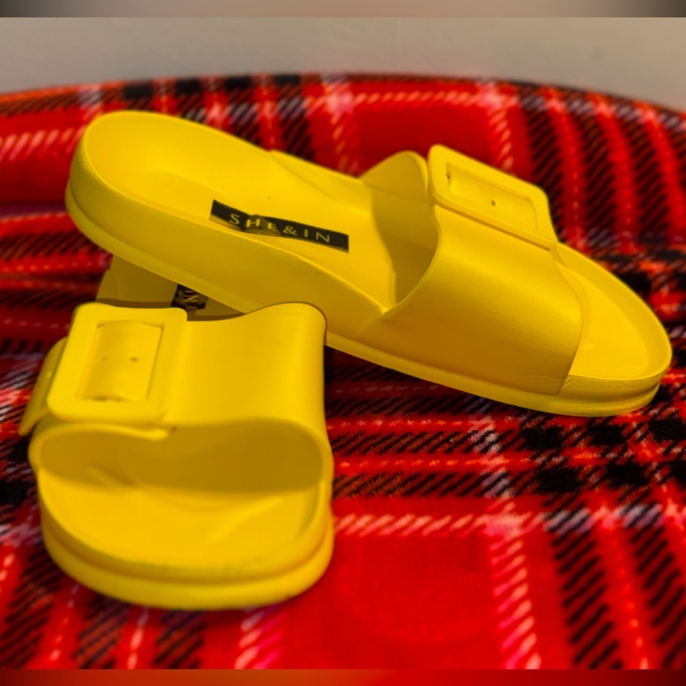 Yellow waterproof slippers